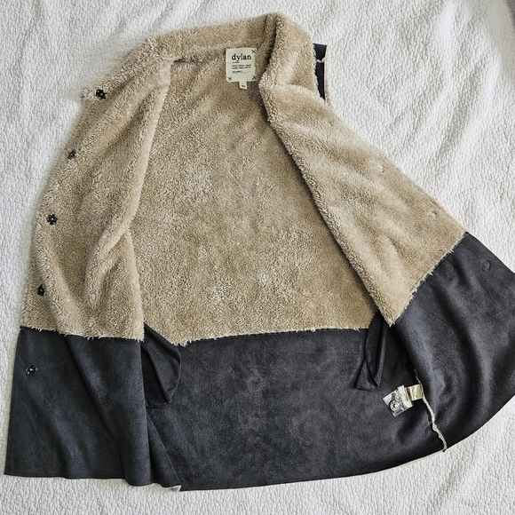 NWOT Dylan by True Grit Faux Fur Vest - Picture 4 of 6